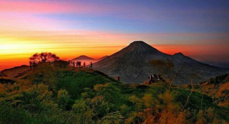 Deretan gunung tertinggi dan indah di Jawa Tengah.