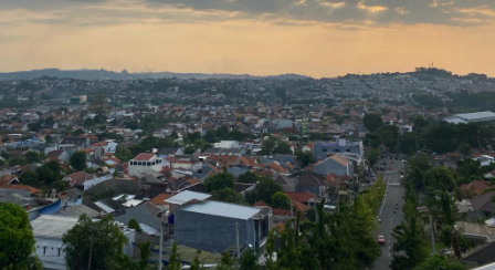 keindahan Kota Semarang dilihat dari Antariksa Coffee