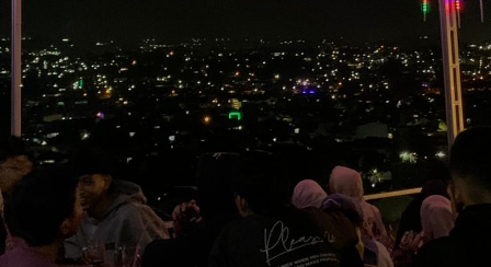 Angkringan Papandayan dengan View Citylight 