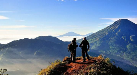 Golden Sunrise Sikunir