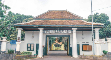 Tampak Depan Museum R.A. Kartini Rembang