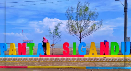 Pantai Sigandu di Kabupaten Batang