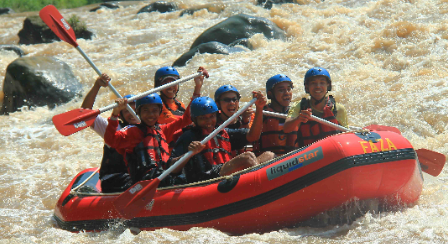 Arung Jeram Sungai Elo