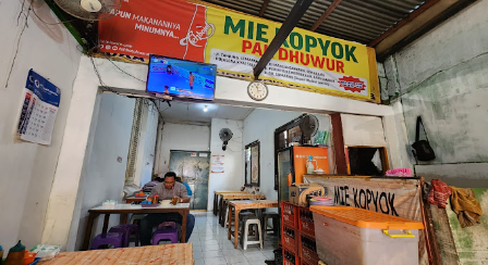 Warung Mie Kopyok Pak Dhuwur