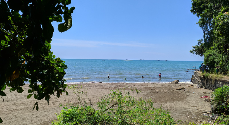 Pantai Ujungnegoro di Kabupaten Batang 