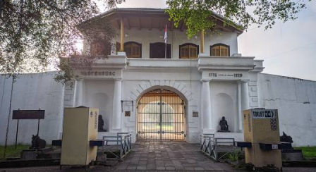 Benteng Vastenburg Solo