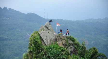 Penampakan bukit Selo Arjuno dan Bligo yang menantang adrenalin