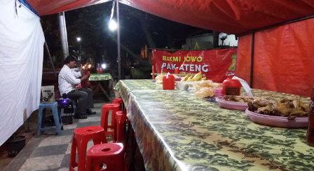 Suasana Warung Bakmi Jawa Pak Ateng