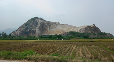 Gunung Watu Putih