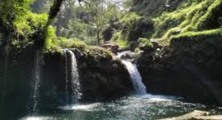 Lepaskan penat dengan suasana sejuk dan asri di Curug Bareng Mulya, hidden gem Baturaden yang menenangkan!