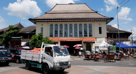 Pasar Gede Hardjonagoro 