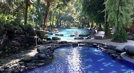 kolam renang watu gunung