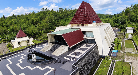 Museum Karst Indonesia di Pracimantoro, Kabupaten Wonogiri, Jawa Tengah, menjadi salah satu pilihan wisata edukasi untuk mengenal kawasan karst.