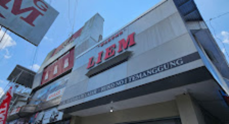 Warung Liem Temanggung dikenal sebagai salah satu kuliner legendaris dengan berbagai sajian tradisional.