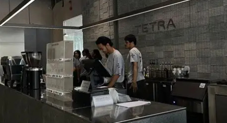 Tetra Coffe & Eatery Solo : Tempat Nongkrong 24 Jam dengan Menu Lengkap dan Suasana Modern