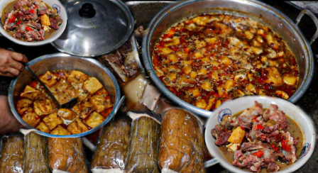 Lontong Balungan, salah satu kuliner khas Desa Kropak, Kecamatan Winong, Kabupaten Pati.