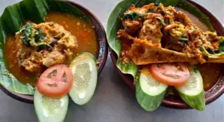 Kepala ikan Jahan ternyata bisa jadi kuliner khas yang bikin nagih! ???  Namanya Brekecek Pathak Jahan, salah satu kuliner khas Cilacap dengan bumbu r