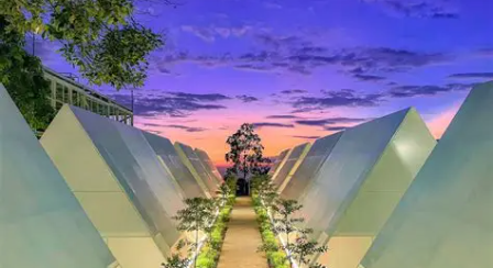 Atsiri Glamping menawarkan pengalaman menginap dengan konsep aromatic wellness di kawasan Rumah Atsiri, Tawangmangu.
