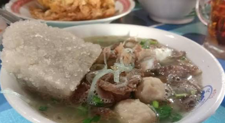Namanya unik, rasanya juga nggak kalah unik! ? Horok-horok merupakan kuliner khas Jepara yang dibuat dari tepung sagu aren dan punya tekstur kenyal. S